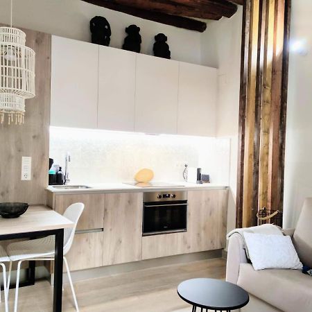 Apartaments La Rambla - La Pelu - 2 Persones Корнуделья Экстерьер фото