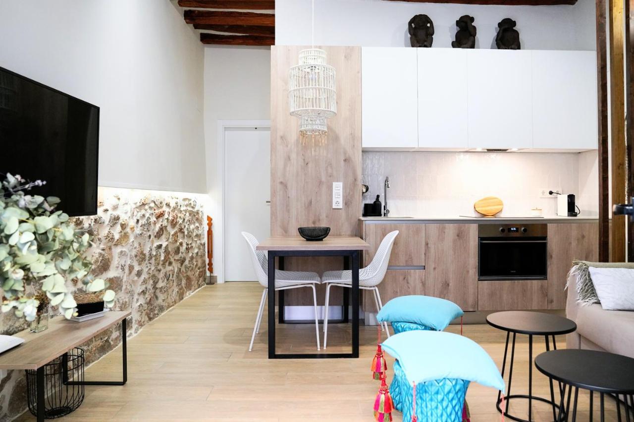 Apartaments La Rambla - La Pelu - 2 Persones Корнуделья Экстерьер фото