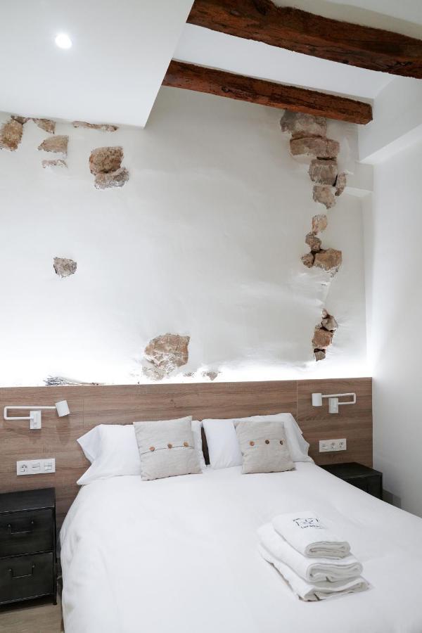 Apartaments La Rambla - La Pelu - 2 Persones Корнуделья Экстерьер фото