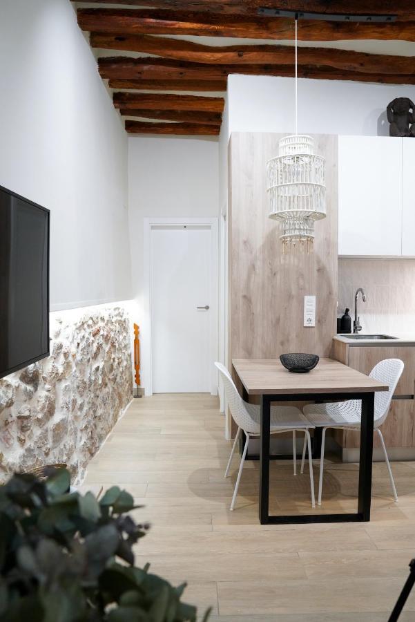 Apartaments La Rambla - La Pelu - 2 Persones Корнуделья Экстерьер фото