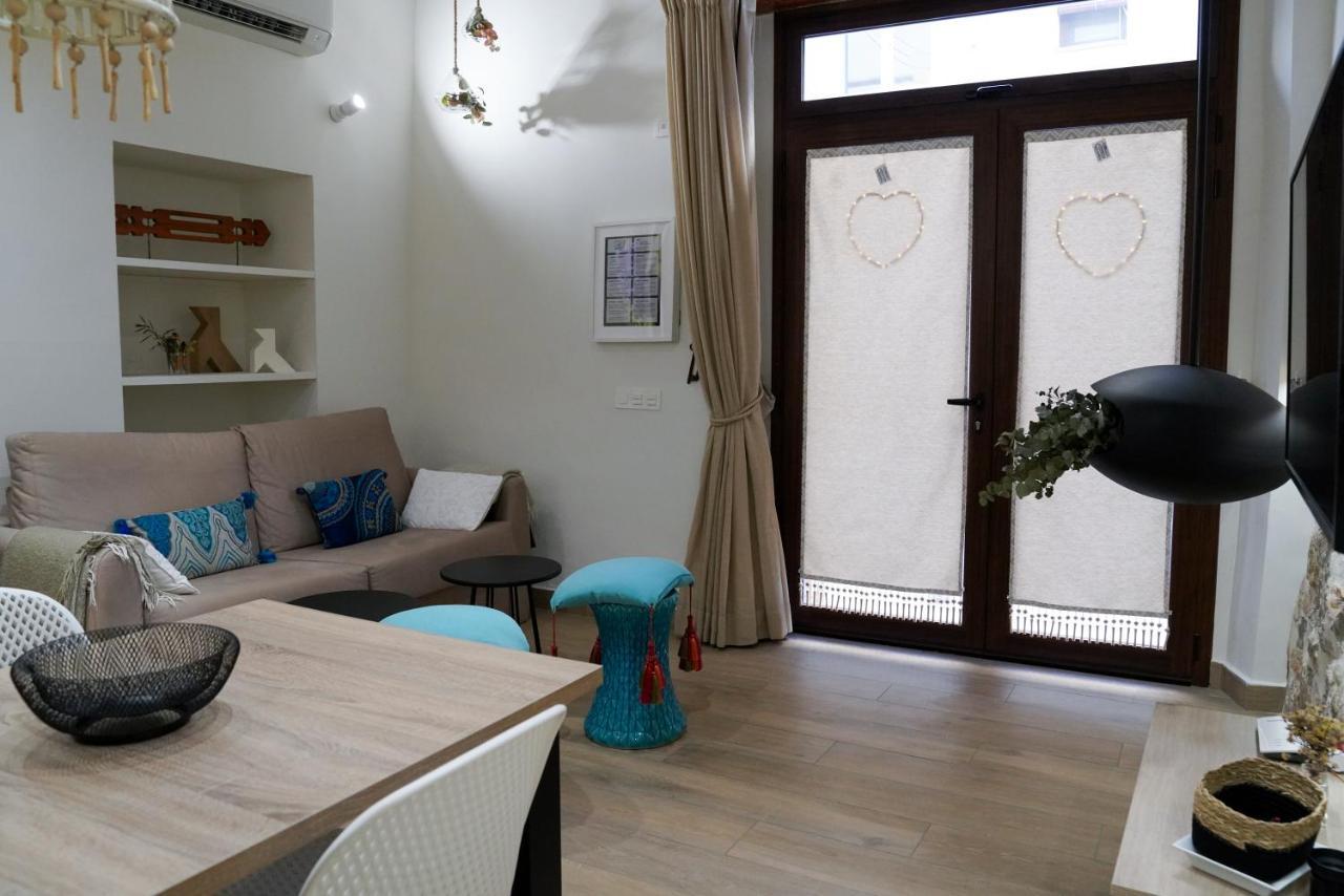 Apartaments La Rambla - La Pelu - 2 Persones Корнуделья Экстерьер фото