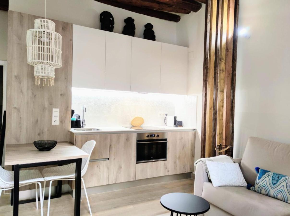 Apartaments La Rambla - La Pelu - 2 Persones Корнуделья Экстерьер фото